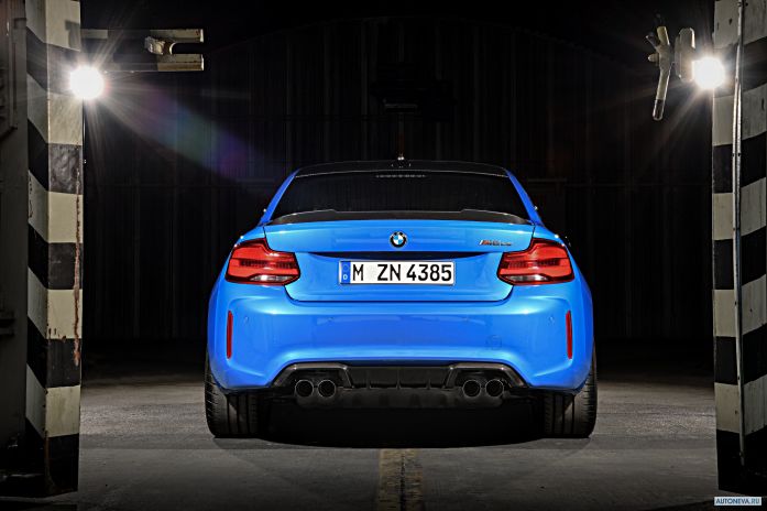2020 BMW M2 CS - фотография 23 из 40 2020 BMW M2 CS - фотография 23 из 40