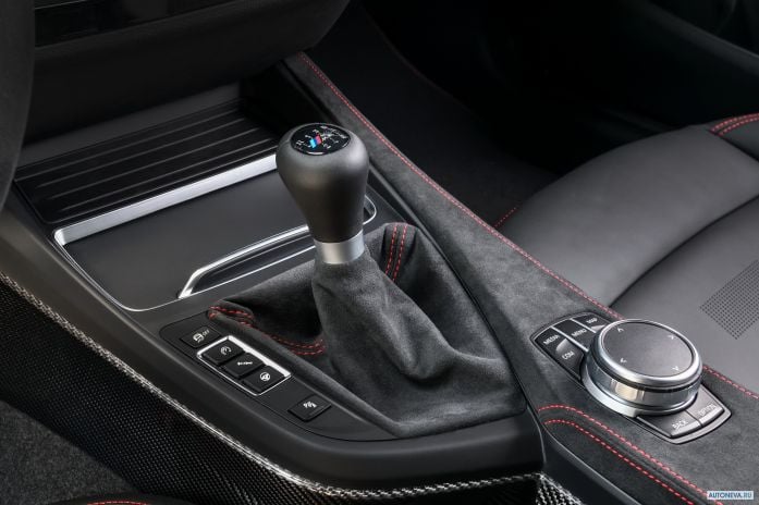 2020 BMW M2 CS - фотография 27 из 40 2020 BMW M2 CS - фотография 27 из 40