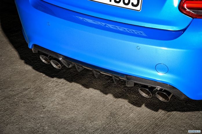 2020 BMW M2 CS - фотография 30 из 40 2020 BMW M2 CS - фотография 30 из 40