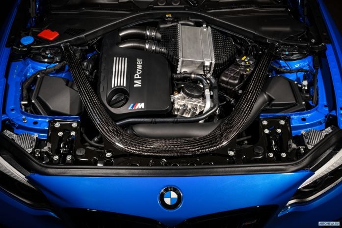 2020 BMW M2 CS - фотография 32 из 40