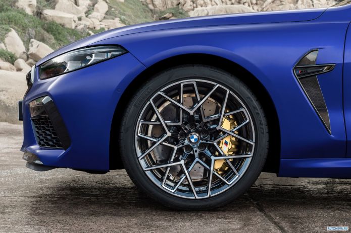2020 BMW M8 Competition Coupe - фотография 30 из 37 2020 BMW M8 Competition Coupe - фотография 30 из 37