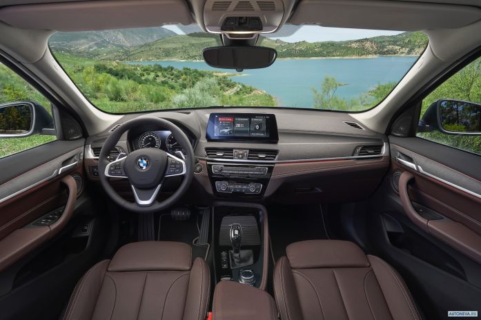 2020 BMW X1 xDrive25i X-Line - фотография 27 из 32 2020 BMW X1 xDrive25i X-Line - фотография 27 из 32