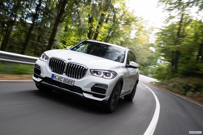 2020 BMW X5 xDrive45e iPerformane - фотография 4 из 40