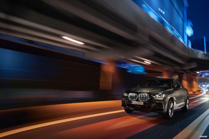 2020 BMW X6 M50i - фотография 2 из 38