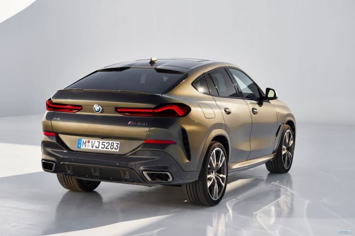 2020 BMW X6 M50i - фотография 20 из 38