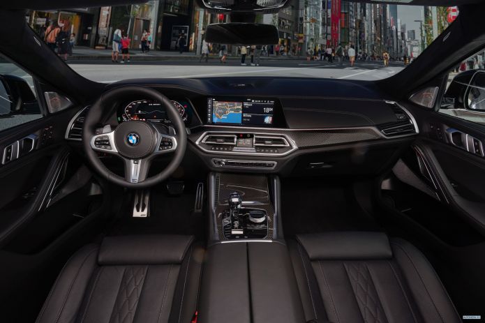 2020 BMW X6 M50i - фотография 30 из 38