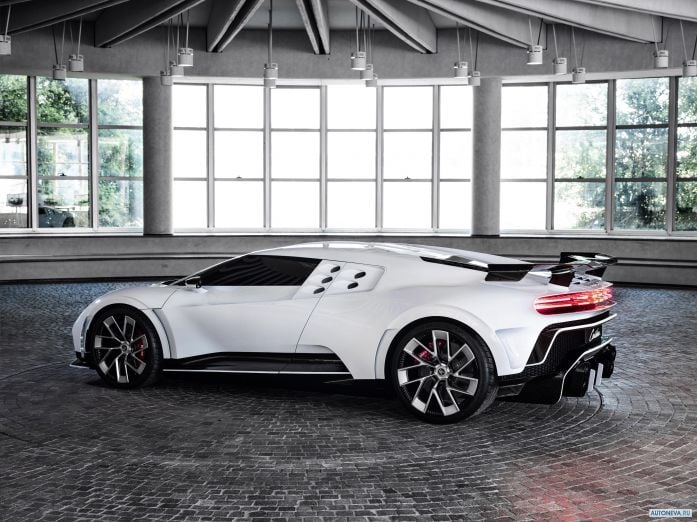 2020 Bugatti Centodieci - фотография 6 из 35