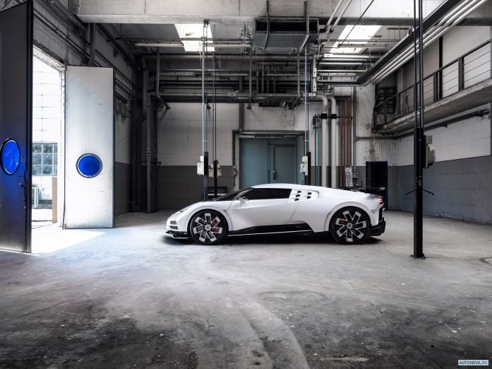 2020 Bugatti Centodieci - фотография 7 из 35