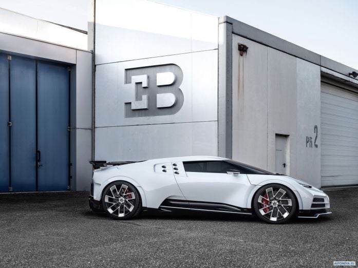2020 Bugatti Centodieci - фотография 8 из 35