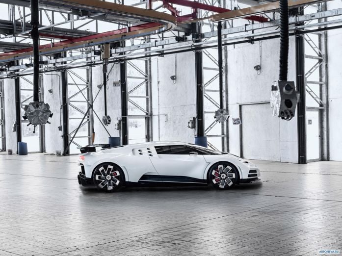 2020 Bugatti Centodieci - фотография 10 из 35