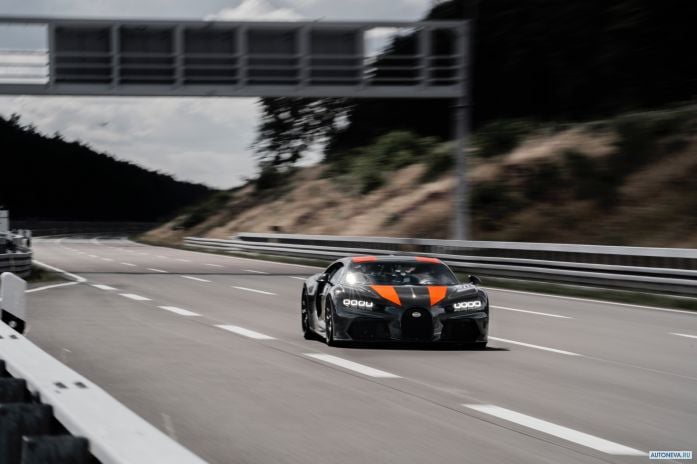 2021 Bugatti Chiron Super Sport 300 - фотография 2 из 15