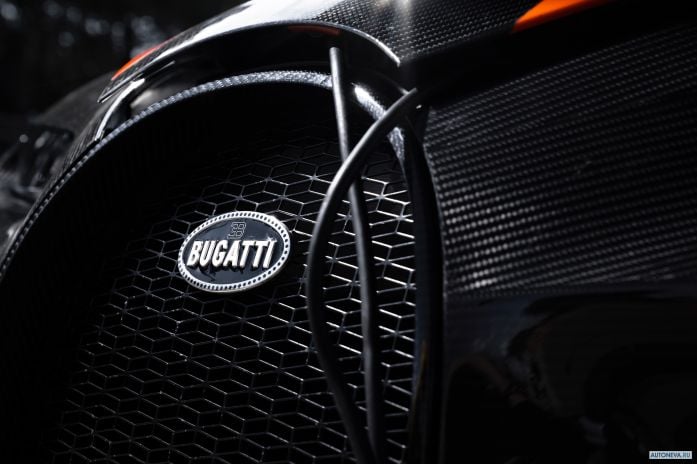 2021 Bugatti Chiron Super Sport 300 - фотография 14 из 15