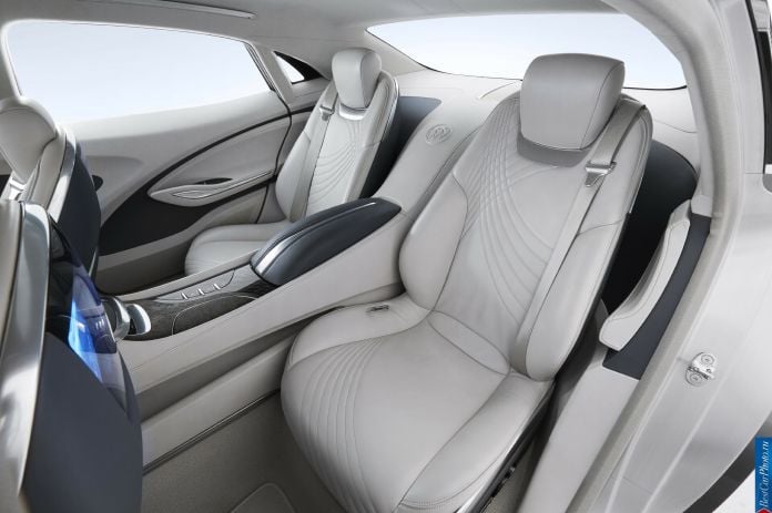 2015 Buick Avenir Concept - фотография 20 из 23