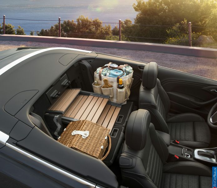 2016 Buick Cascada Convertible - фотография 10 из 15