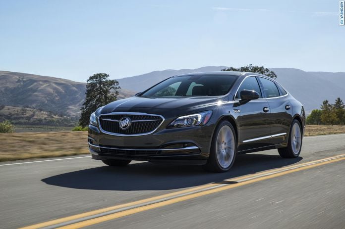 2017 Buick LaCrosse - фотография 2 из 41