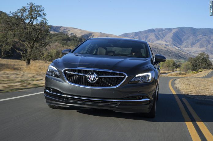 2017 Buick LaCrosse - фотография 4 из 41