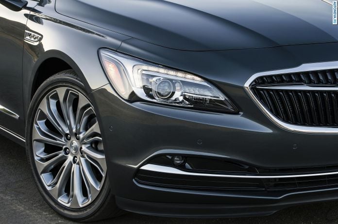 2017 Buick LaCrosse - фотография 5 из 41