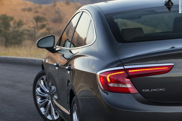 2017 Buick LaCrosse - фотография 6 из 41