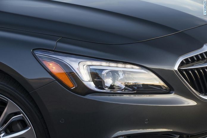 2017 Buick LaCrosse - фотография 7 из 41