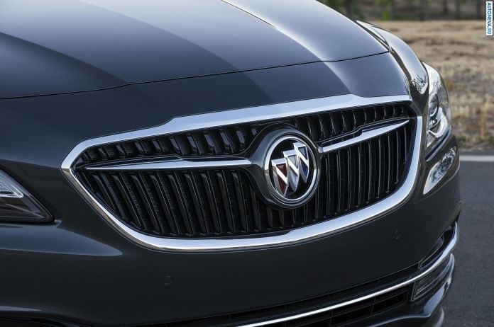 2017 Buick LaCrosse - фотография 9 из 41