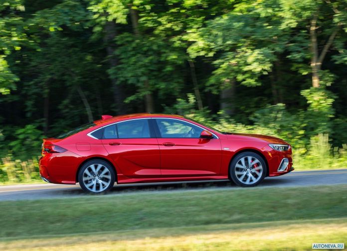 2018 Buick Regal GS - фотография 3 из 14