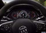 buick_2018_regal_gs_010.jpg