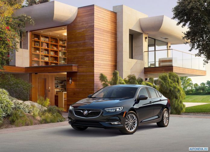 2018 Buick Regal Sportback - фотография 1 из 8