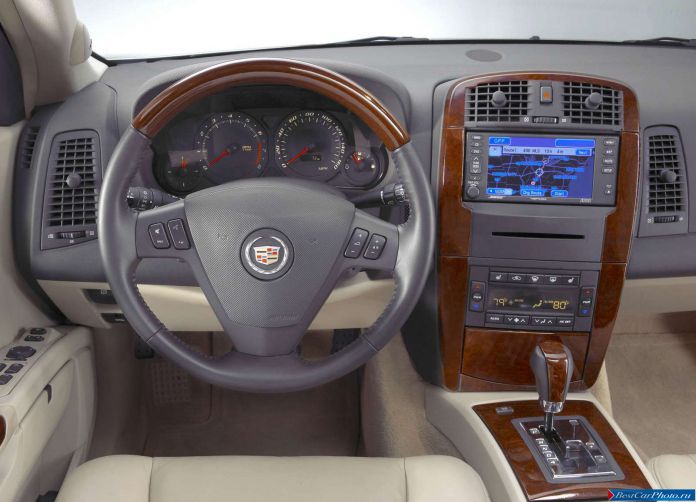 2004 Cadillac SRX - фотография 3 из 37