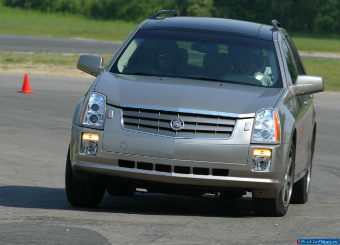 2004 Cadillac SRX - фотография 14 из 37
