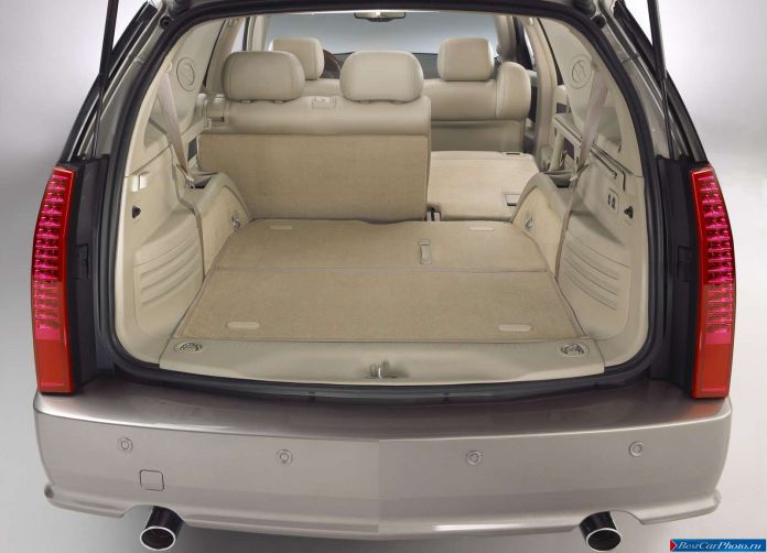 2004 Cadillac SRX - фотография 22 из 37