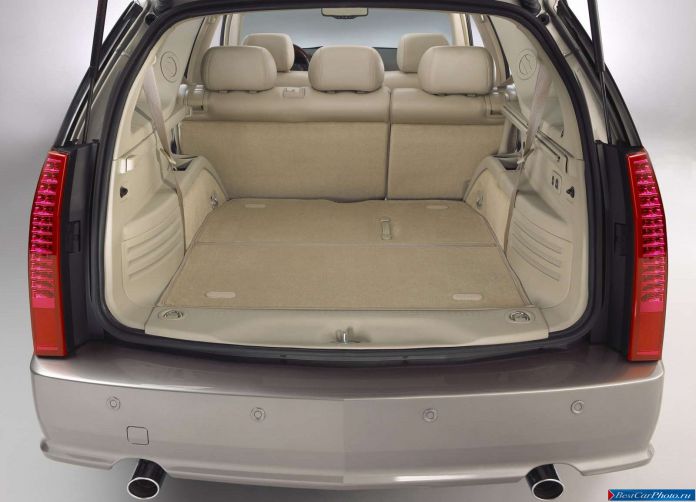 2004 Cadillac SRX - фотография 24 из 37