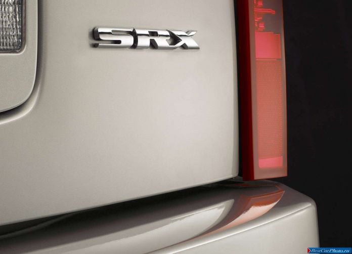 2004 Cadillac SRX - фотография 32 из 37