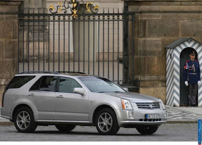 2005 Cadillac SRX Euro - фотография 3 из 13