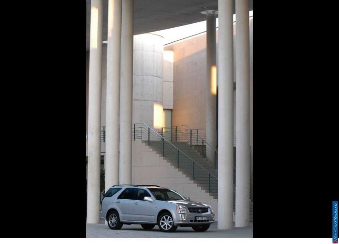2005 Cadillac SRX Euro - фотография 13 из 13