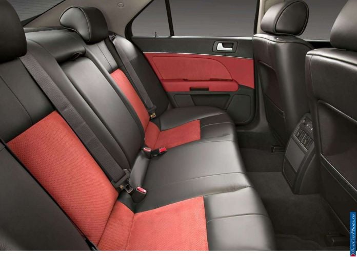 2006 Cadillac STSV - фотография 19 из 36 2006 Cadillac STSV - фотография 19 из 36