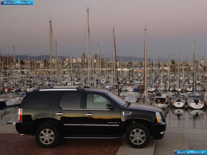 2007 Cadillac Escalade European Version - фотография 28 из 59