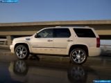 cadillac_2009-escalade_hybrid_1600x1200_008.jpg