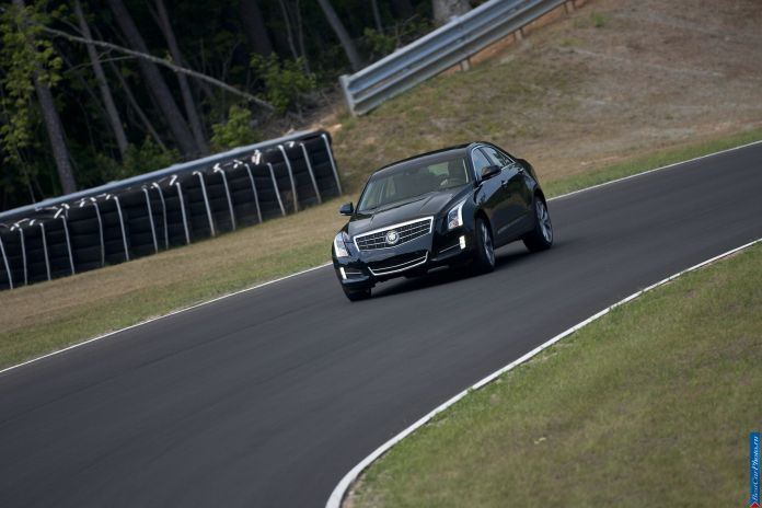 2013 Cadillac ATS - фотография 3 из 140