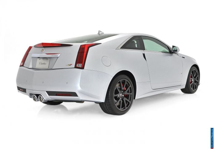 2013 Cadillac STC-V Coupe Silver Frost Edition - фотография 3 из 4