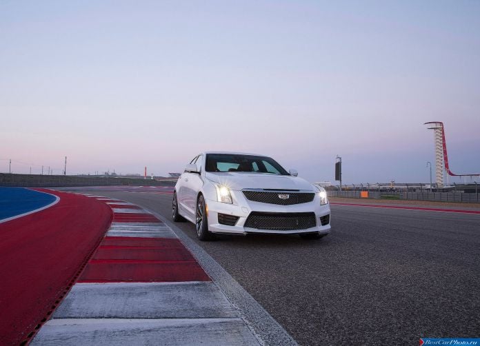 2016 Cadillac ATS-V Sedan - фотография 2 из 25