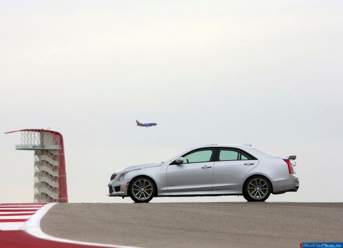 2016 Cadillac ATS-V Sedan - фотография 13 из 25