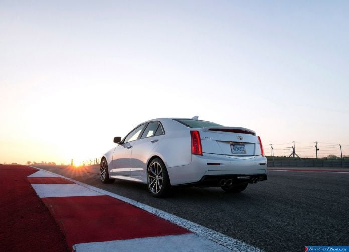 2016 Cadillac ATS-V Sedan - фотография 16 из 25