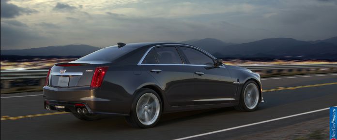 2016 Cadillac CTS-V - фотография 3 из 15