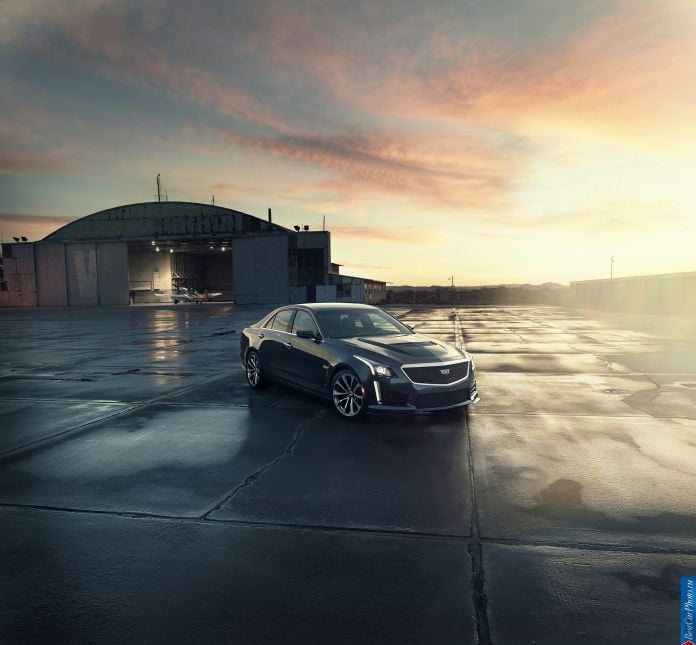 2016 Cadillac CTS-V - фотография 5 из 15