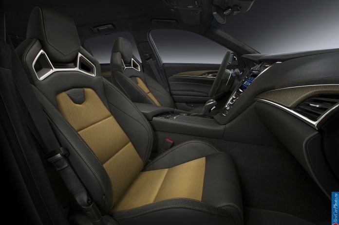 2016 Cadillac CTS-V - фотография 15 из 15