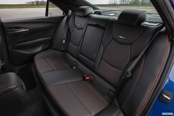 2020 Cadillac CT4-V - фотография 6 из 12 2020 Cadillac CT4-V - фотография 6 из 12