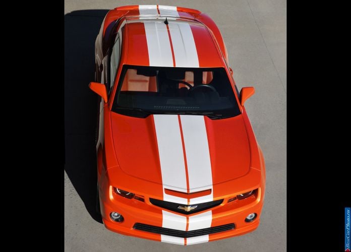 2010 Chevrolet Camaro SS Indy 500 Pace Car - фотография 11 из 11