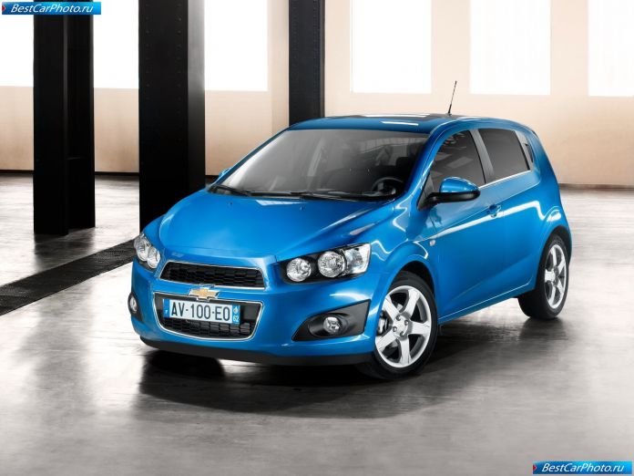 2011 Chevrolet Aveo - фотография 10 из 63