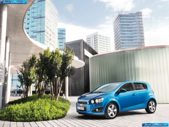 2011 Chevrolet Aveo - фотография 11 из 63