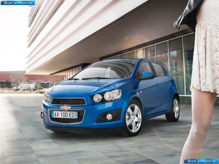 2011 Chevrolet Aveo - фотография 14 из 63